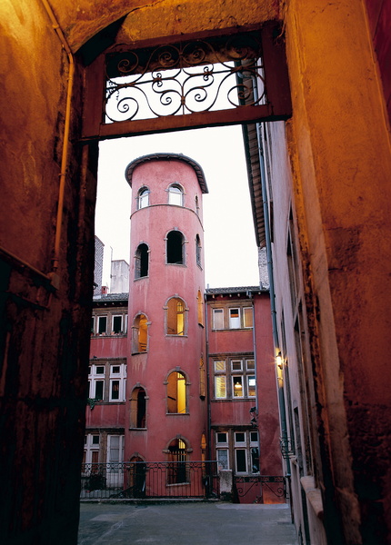 Photo: Tour Rose, Tristan Deschamps © ONLYLYON Tourisme et Congrès